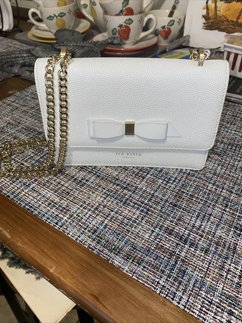Jayllaa bow sales leather bag