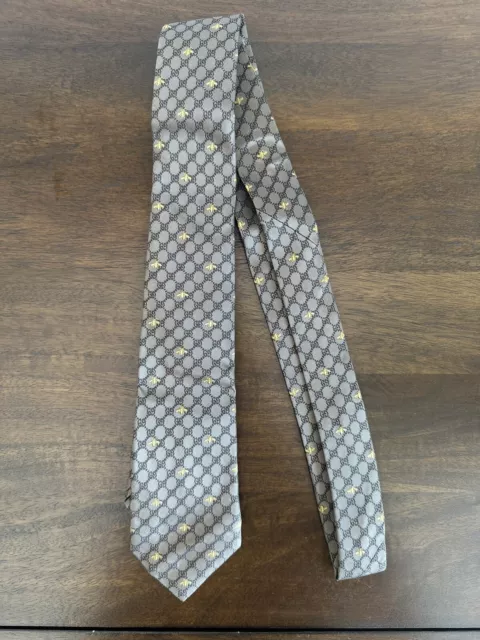 GUCCI MEN'S GG Gucci Bee PATTERN 100% SILK TIE 100% Authentic No Tags Not Worn