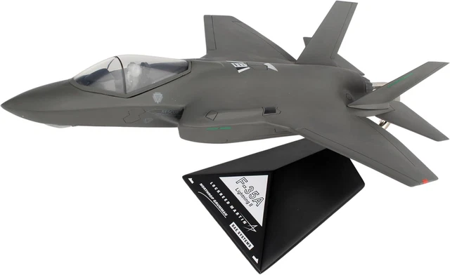 Desk Model Lightning USAF LOCKHEED MARTIN F-35A Lightning II Desk Top Display Model 1/48 XX ...