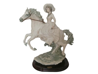 “REGINA DI CUORI“ altezza cm 40 Anno 1990 Capodimonte RARA Statua G Armani 