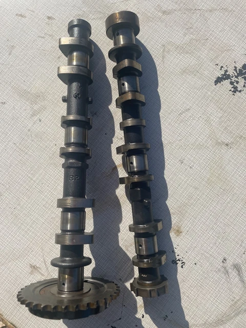 ARBRES A CAME ADMI ET ECHAP  pour df 50 cv suzuki 4 tps. DE 2012
