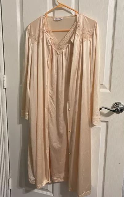 Vintage Vanity Fair Peignoir Negligee Set Peach Robe nightgown lace USA Size M