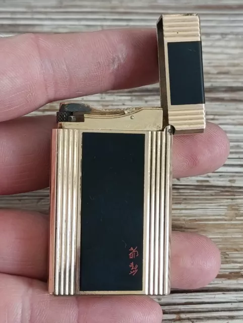 Briquet S.T Dupont Paris Plaqué Or Laque de Chine 89,3 g Nécessaire de Fumeur