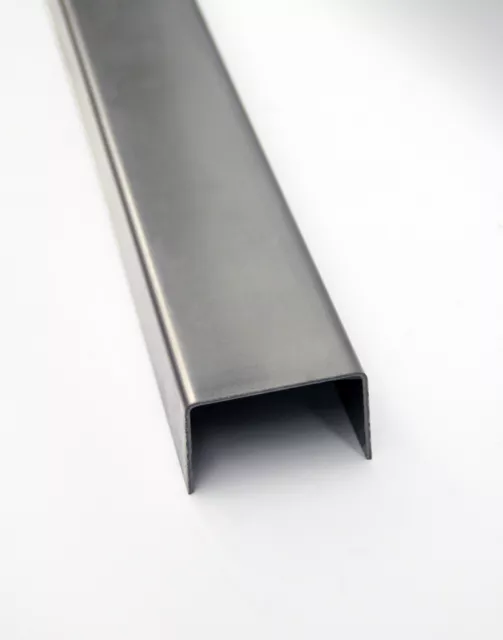 B&T Metall Profilé en U en acier 30 x 30 x 1,5 mm isocèle en longueurs de  1500 mm +0/-3 mm S235 (1.0038 ST37) Profilé de bordure en acier brut non  traité 