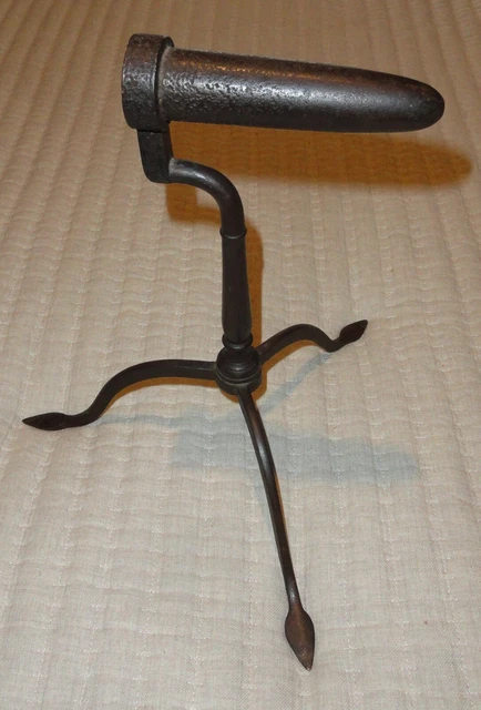 Fine Quality 1800s Antique Goffering Iron Tri-Footed w/ Turnings