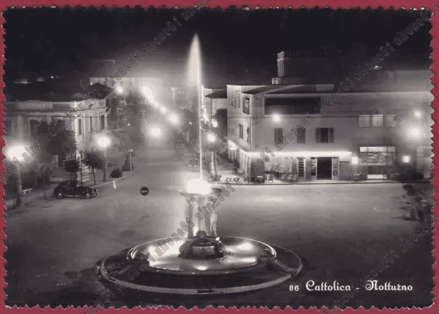 RIMINI CATTOLICA 33 FONTANA NOTTURNO Cartolina FOTOGRAFICA viaggiata 1954