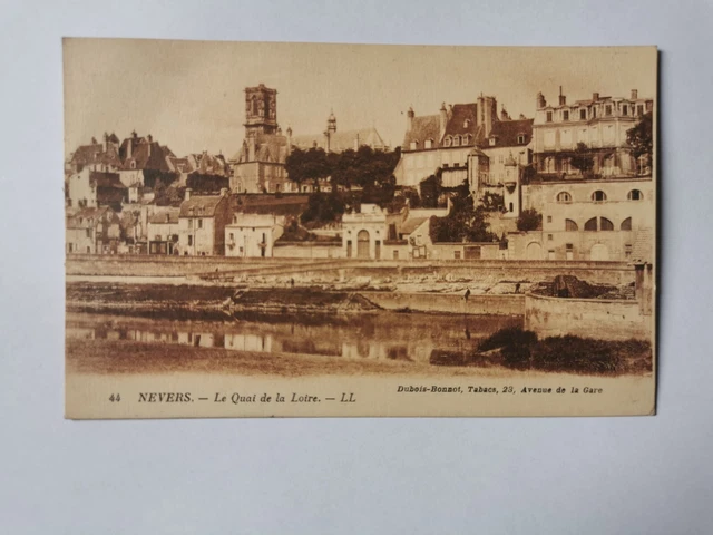 CPA 58 NEVERS - Le Quai de la Loire