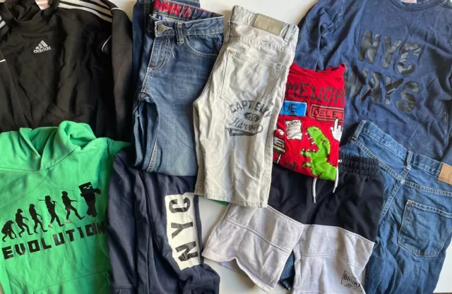 Jungen bekleidung paket 134/140 Jeans Shorts, Kinder H&M, WE Fashion usw.