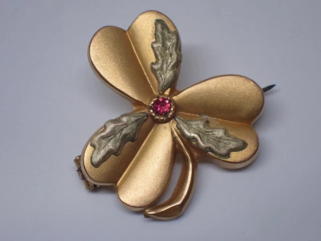 Broche Fantaisie En Plaqué Or - Modèle Fix, Occasion, Parfaite Pour Accessoiriser Une Veste Ou Un Chemisier