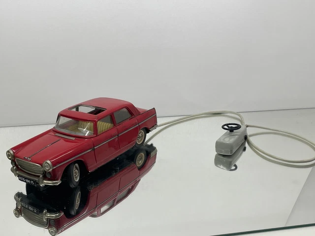 PEUGEOT 203 BREAK GENDARMERIE 1954 NOREV 1:43 sous coque de reference