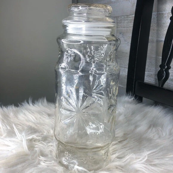 Vintage 1980 Peanuts glass jar with lid tall
