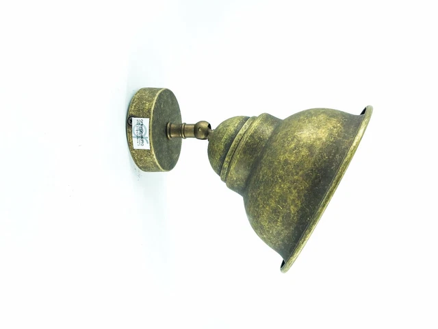 Applique lampada parete in ottone brunito con parabola orientabile stile Bergen