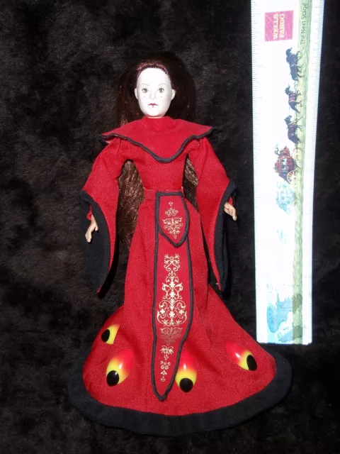 Star Wars Episode 1 Royal Elegance Queen Amidala Doll
