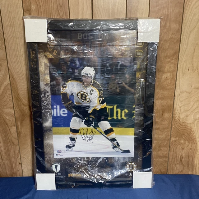 Henrik Sedin Autographed Vancouver Canucks Jersey (JSA) – CollectibleXchange