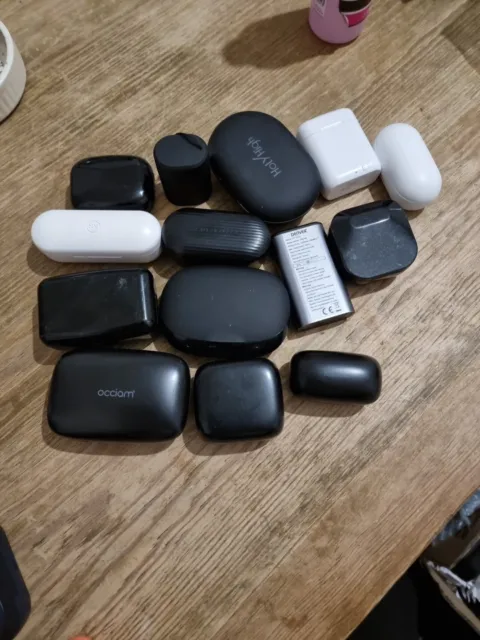 house clearance job lot  Earbuds Charging Case