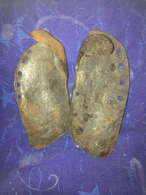 Rare paire de pinces à buches en fer forgé,... - Lot 97