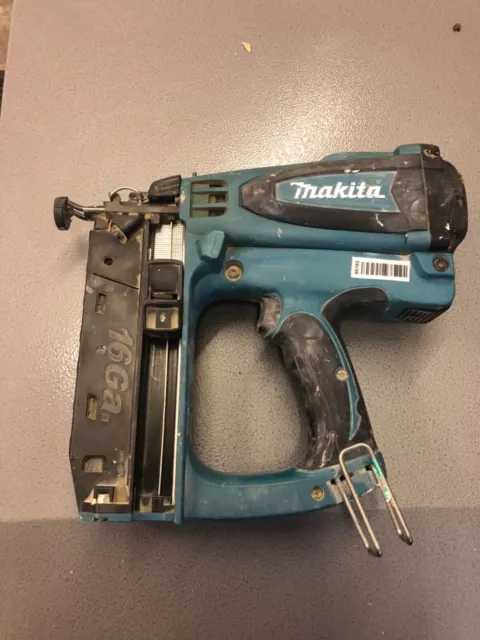 Makita nail gun top second fix