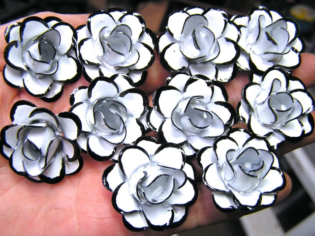 10 blancos con rosas de metal negro, flores para artesanía, joyería, adorno