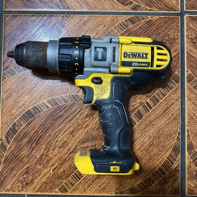 DEWALT DCD985 20V Hammerdrill Drill Driver 3 Speed FOR PARTS ONLY