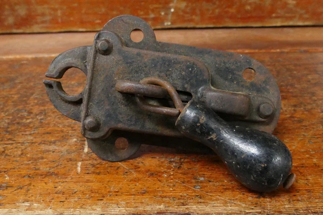 Vintage Antique Unusual Cast Iron Barn Door Gate Latch w/ Wood Handle Pull