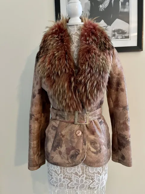 sheepskin coat with fur collar Oskar size M small defect on the sleeve org $1900