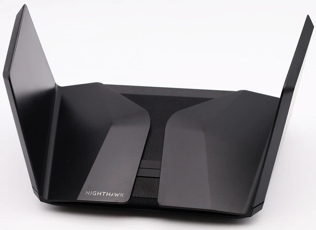 NETGEAR RAX120 router WiFi 6 AX6000 (12 flussi fino a 6 Gbps)
