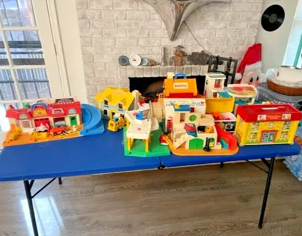 Huge Mega Lot  Vintage Fisher Price Little People