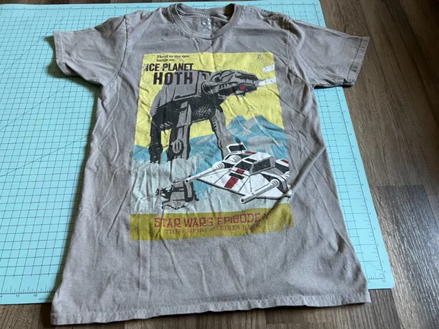 Disneyland Star Wars Episode V Empire Strikes Back Adult Small T-Shirt Shirt