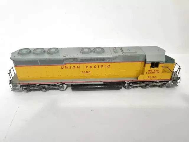 ATHEARN SD-45 AMERICAN DIESEL LOCOMOTIVE "UNION PACIFIC" #3600 HO (Unboxed)