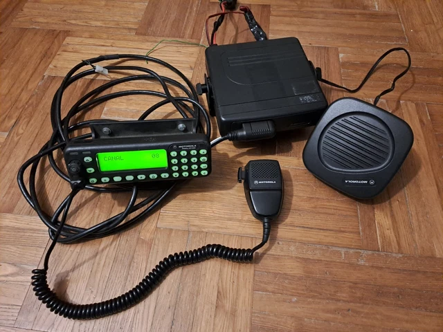 MOTOROLA GP 900 11B FuG HFG BOS mit Antenne und
