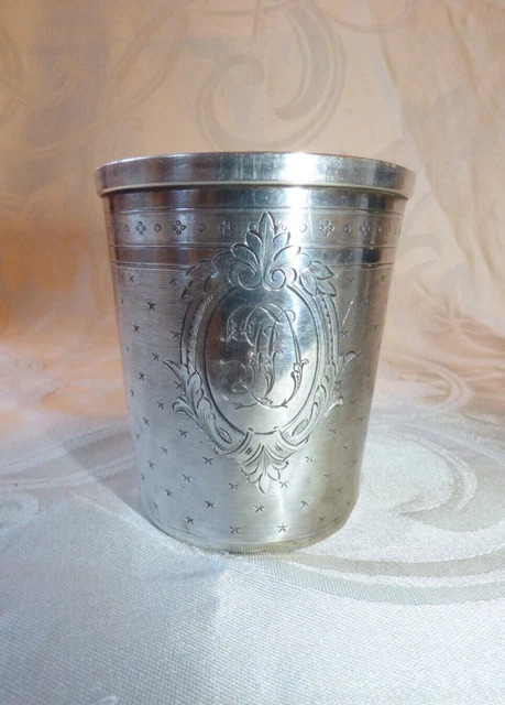 Trois timbales en argent poinçon Minerve (chocs) Poids 206 g - Hôtel