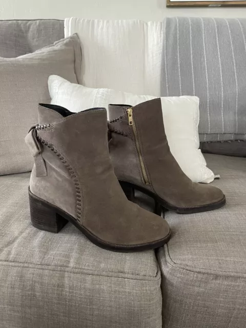 UGG Fraise Whipstitch Ankle Boots Women's 9 Taupe Gray Suede Zip Bow Block Heel