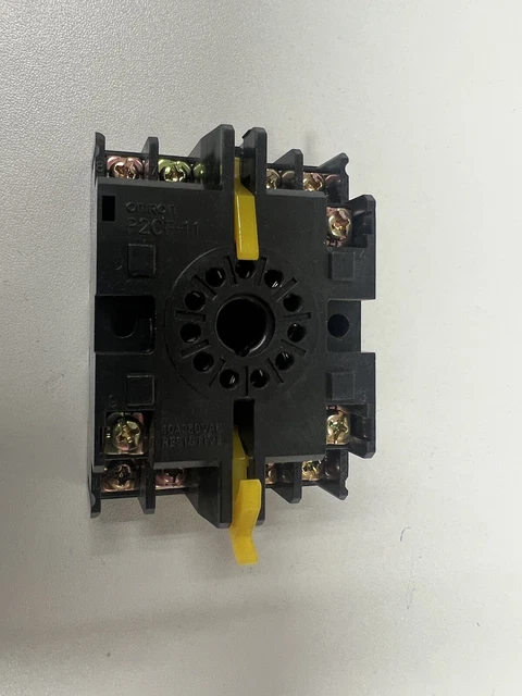 Omron P2CF-11 Connection Socket 3038 2