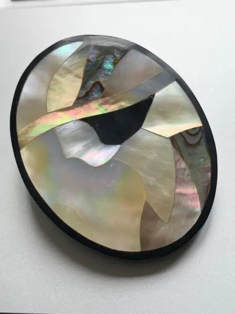 Fabulous French ART DECO Designer Brooch -Bakelite w. Mother of Pearl Inlays 3