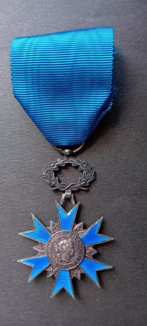 Ordre National du Mérite. Chevalier en argent. Fabrication Chobillon.