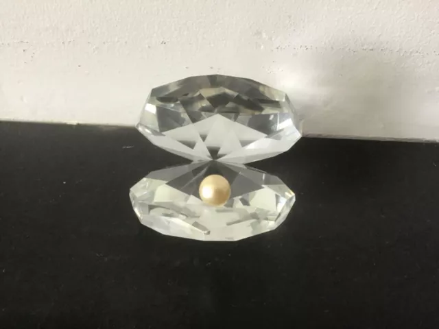 Crystal Oyster/Clam Shell With Pearl