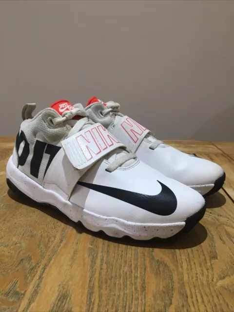 BOYS NIKE TEAM Hustle D8 Jdi Trainers Size 6 White Mix Basketball Sports Trainer 13.99 PicClick UK