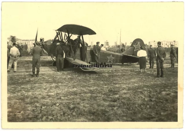 Orig. Foto russ. Beute Flugzeug am Flugplatz POLTAWA Полтава Ukraine 1941