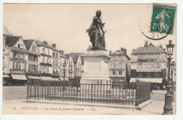 BEAUVAIS - Oise - CPA 60 - Menique Place Hotel de Ville Cycles & Cars