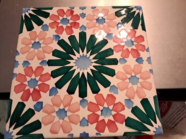 MADE IN SPAIN FLORAL PATTERN HAND PAINTED CERAMIC TILE TRIVET 7 3/4 x 7 3/4