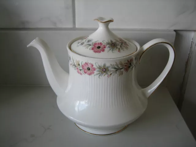 Paragon Belinda 1 Pint Teapot