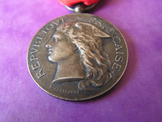 belle  medaille  1 er type ministere guerre  en argent attribuee 1921 2