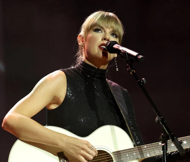 2 VIP TAYLOR SWIFT TICKETS SOFI STADIUM 8/9 Sec FLP, Row 20 Karma