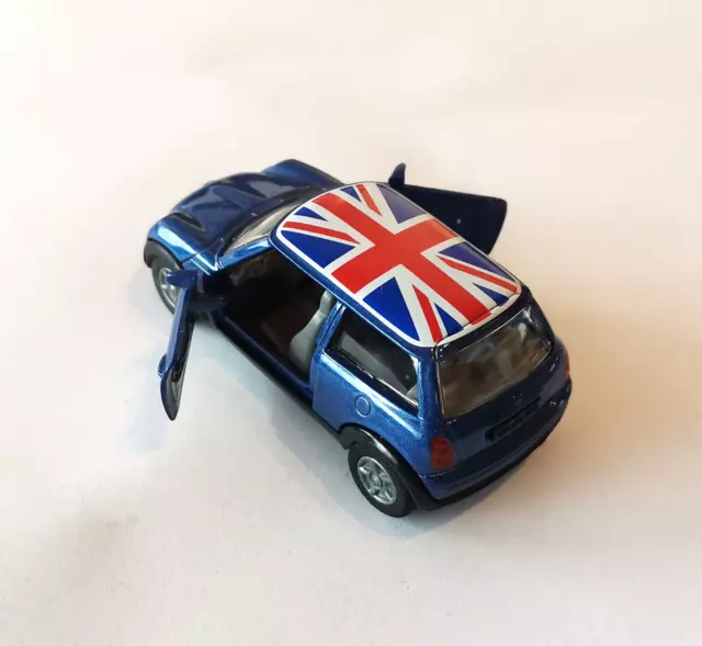 siku 1329 UK * Länder Mini GB von 2005 * Auslandsmodell England * BMW New Mini 3