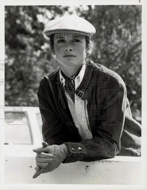 1982 Press Photo Stephanie Zimbalist stars in NBC TV show "Remington Steele"