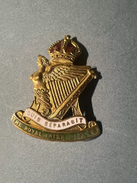WW1 Royal Irish Rifles Enamel & Gilt Sweetheart Badge