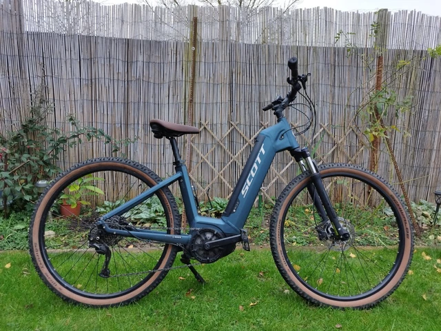 Scott sub cross eride sales 30 mens electric hybrid bike