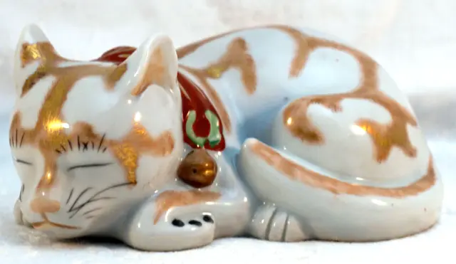 Vintage Kutani Japanese Porcelain / Ceramic Sleeping Cat Figurine with Gold 6"