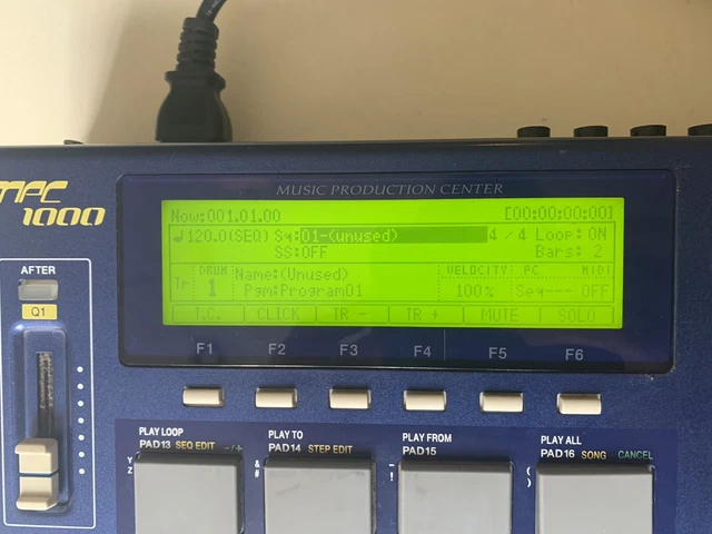 Akai MPC 1000 7