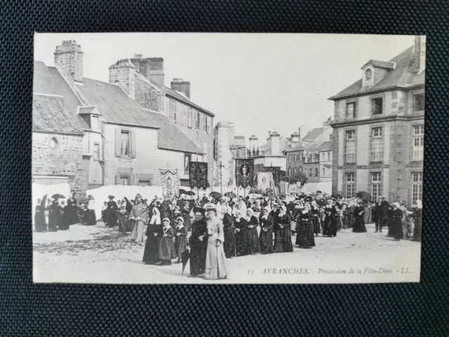 CPA 50 AVRANCHES - Procession de la Fête-Dieu